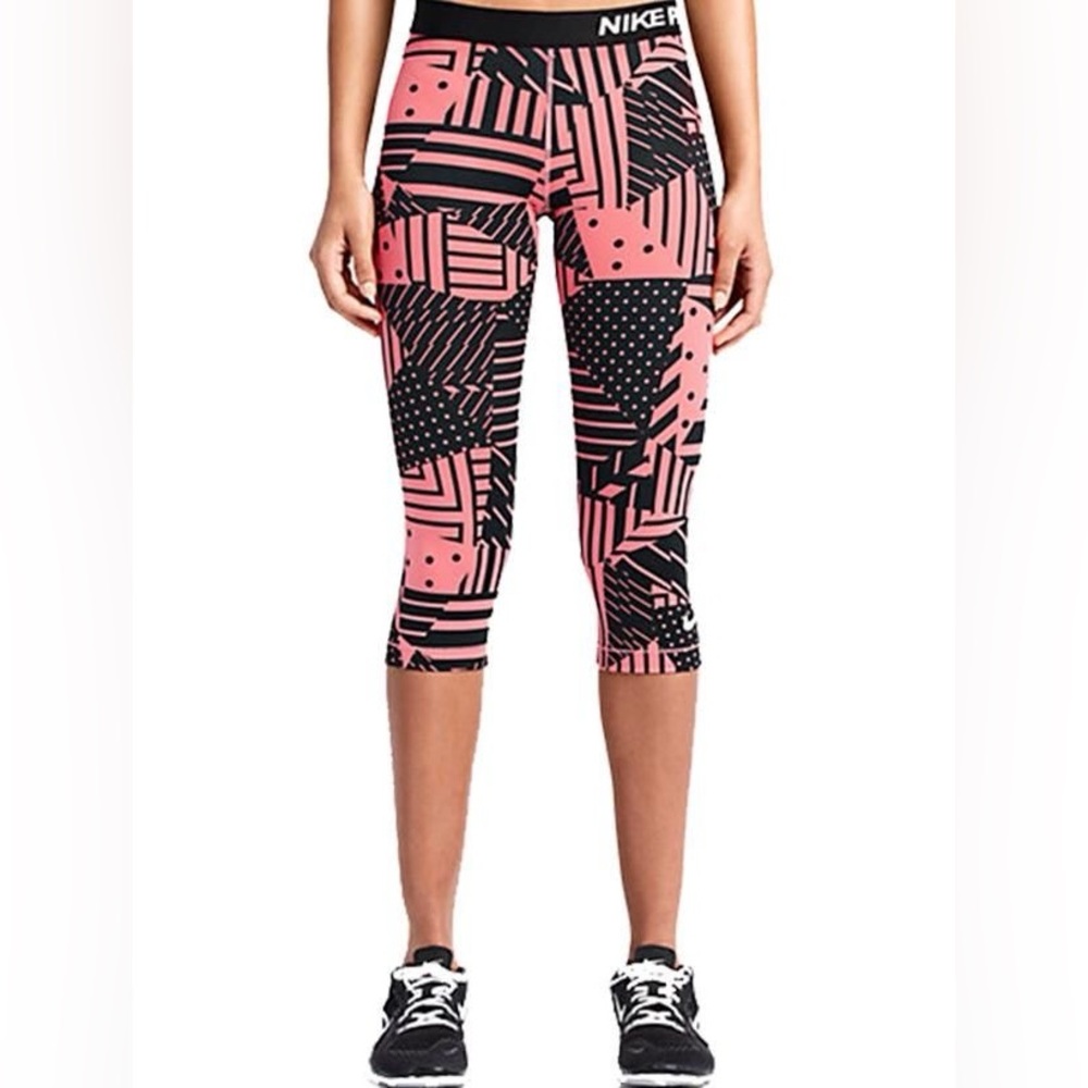 Nike Pro Dri-FIT Cropped Leggings